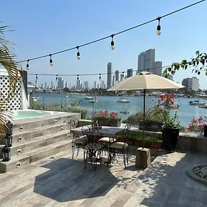Dorado Plaza Calle Del Arsenal Cartagena